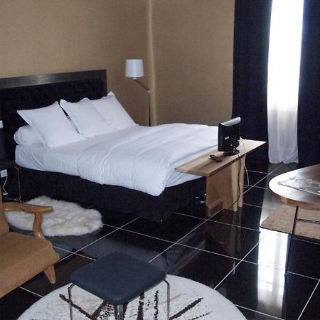 Hotel Saint Trophime Arles Phòng bức ảnh